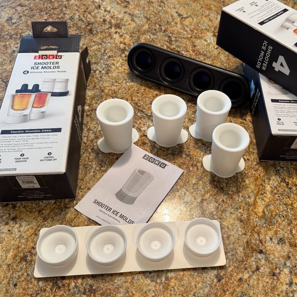 Boxed set of 4 frozen-ice shooter glasses